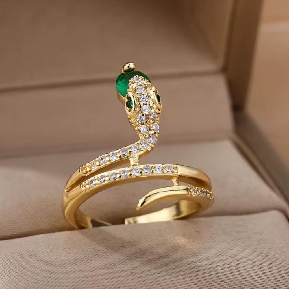 Serpenti serpent Gold Snake Ring with Green Gemstone